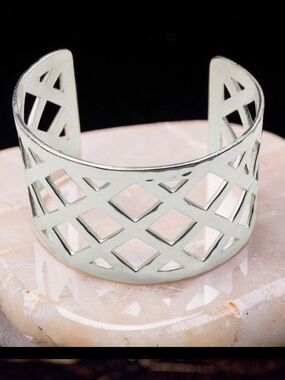 Rustic Cuff Silver Accent Decor with Intricate Lattice Design New Without Tag